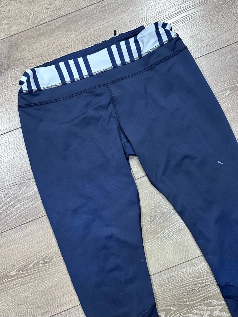 Lululemon Inspire Crop Leggings Inkwell/Ocean Stripe Mesh Panels *Flaw*